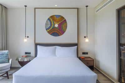 Deluxe Room Mountain Meru View