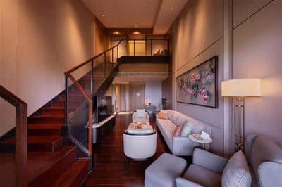 Red Level Duplex Suite