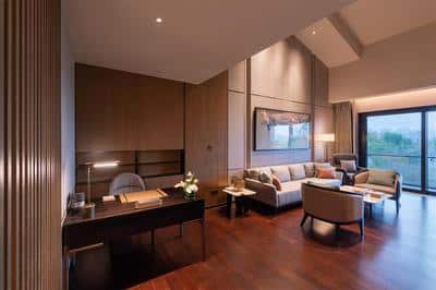 Red Level Duplex Suite
