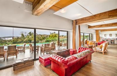 Red Level Lounge