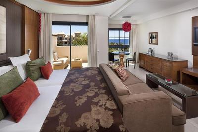 Deluxe Partial Sea View