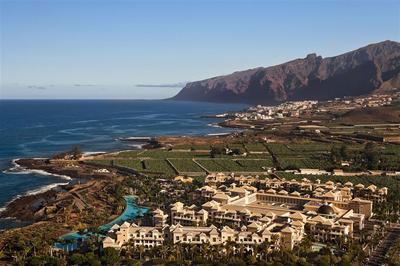 Main Los Gigantes Aerial