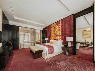 Red Level Deluxe Junior Suite Bedroom