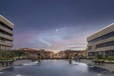 Agua Outdoor Night View