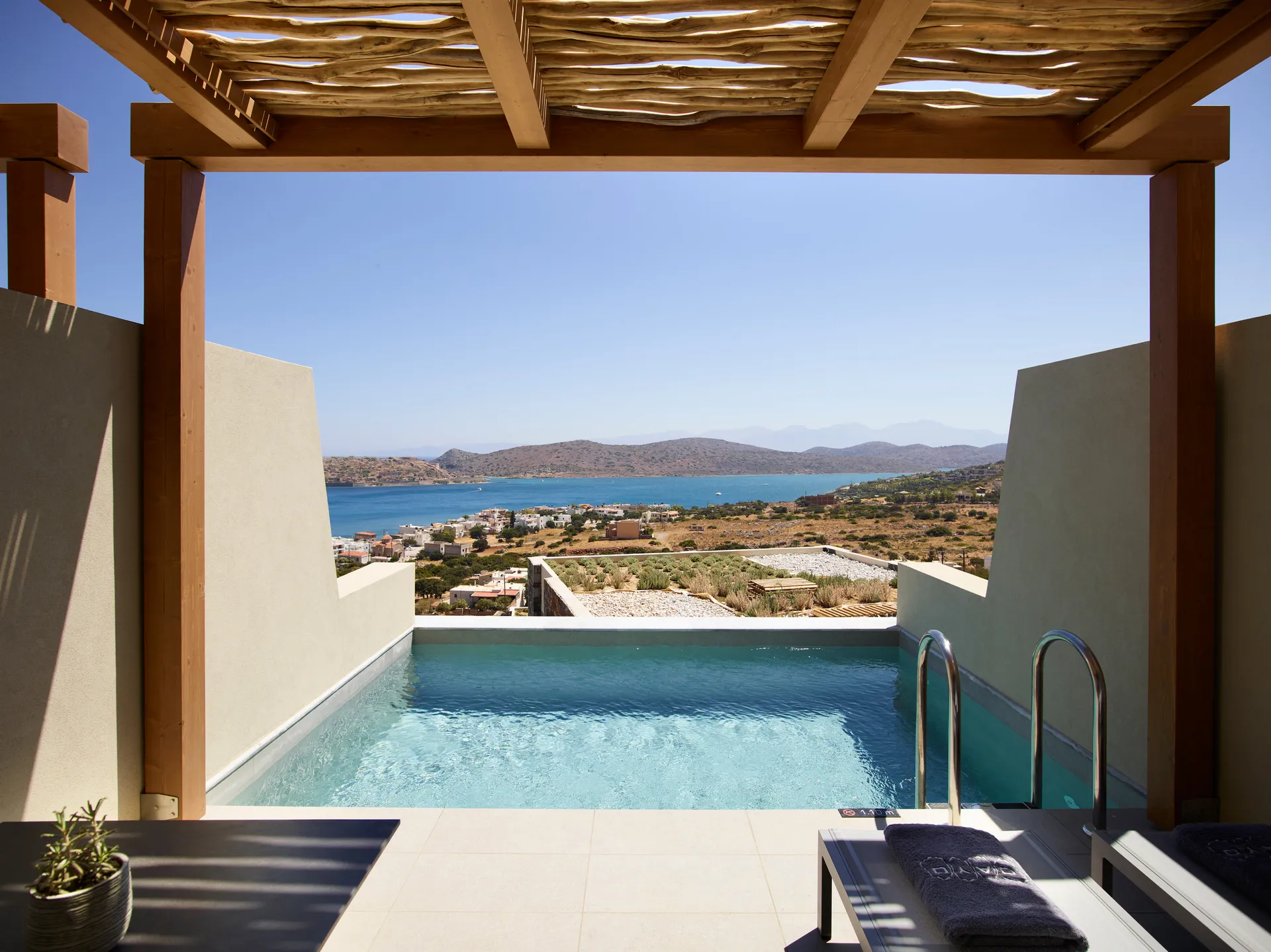 Two Bedroom Interconnected Pool Room Sea View