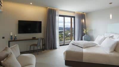 Cayo Grand Heated Pool Villa - Premium Sea View