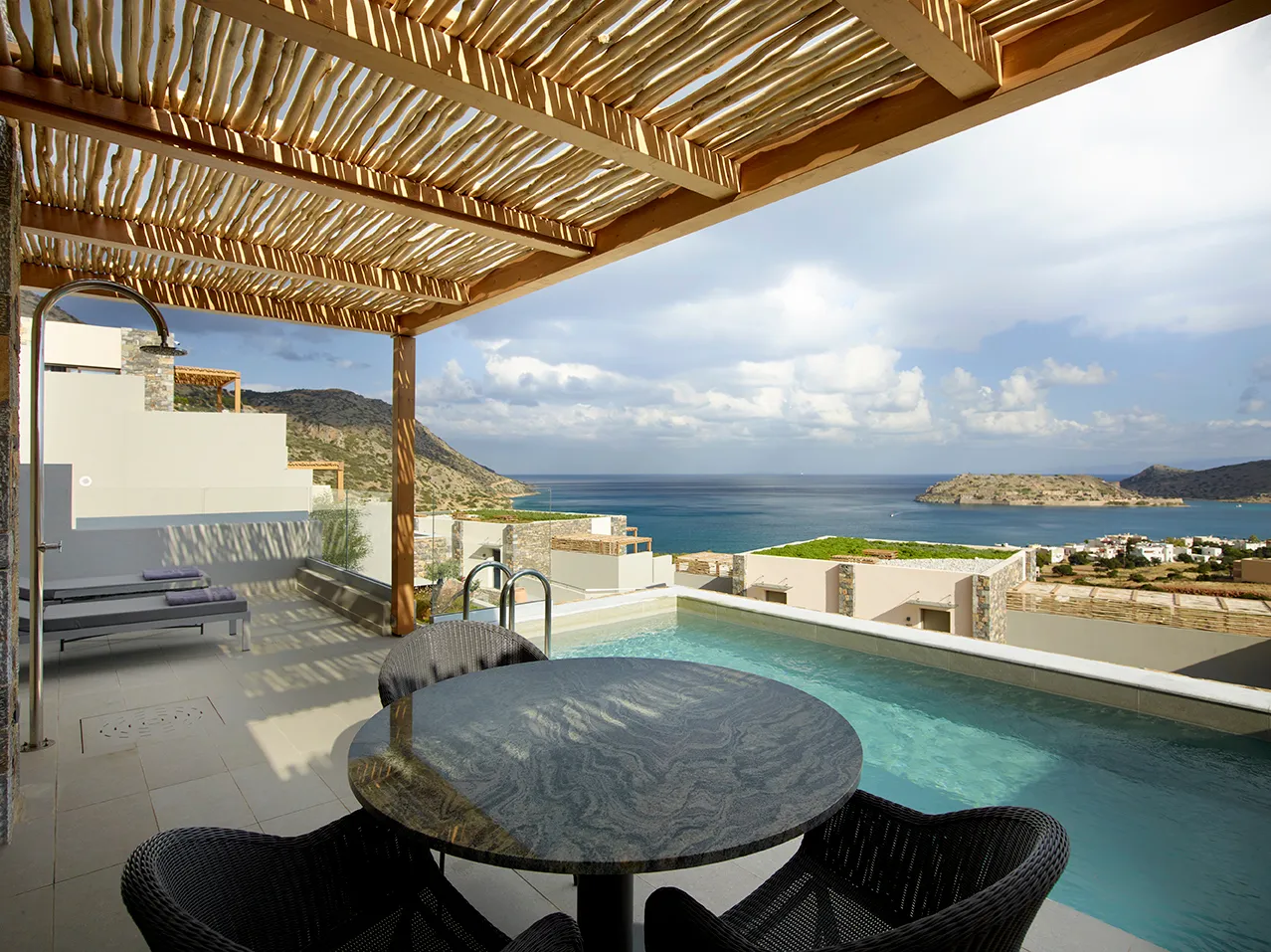 Family Duplex with Private Pool and Pool Basement Level