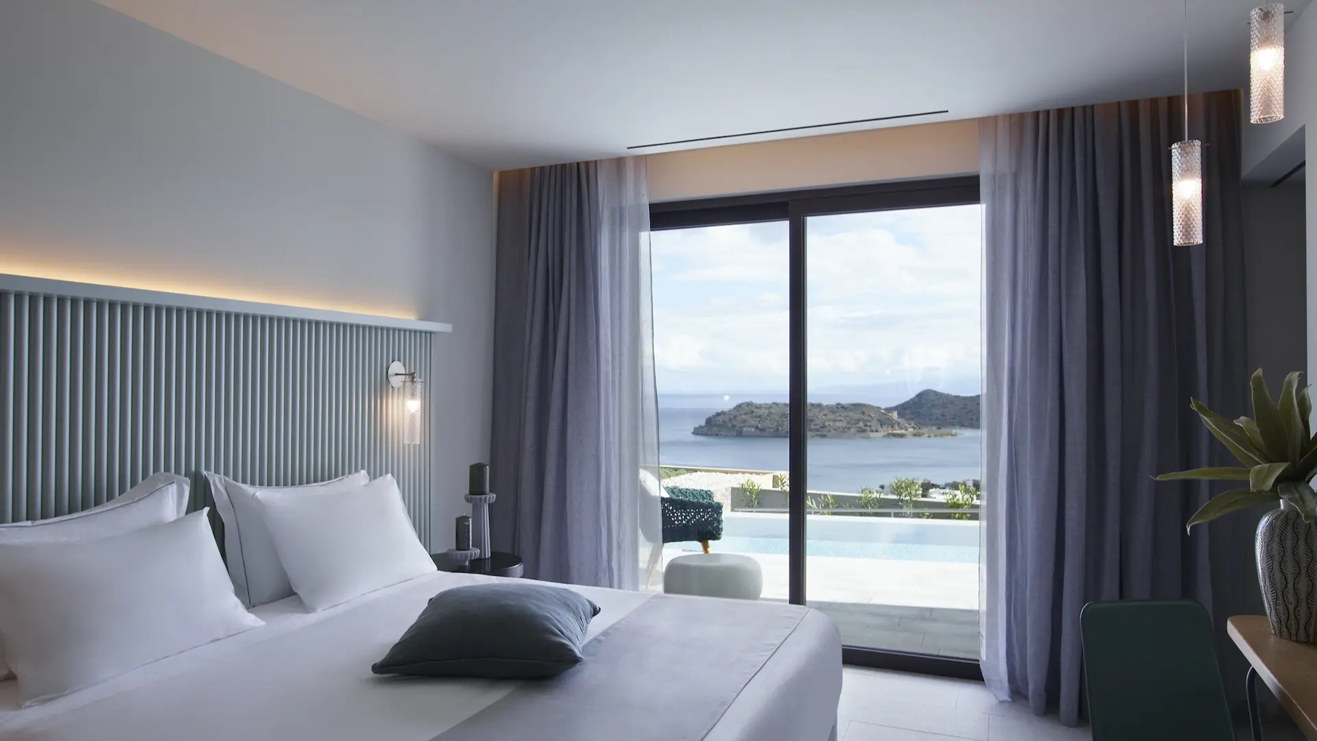 Cayo Grand Heated Pool Villa - Premium Sea View