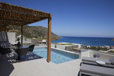 Family Duplex with Private Pool and Pool Basement Level