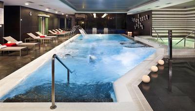 Red Level Spa Clarins Pool