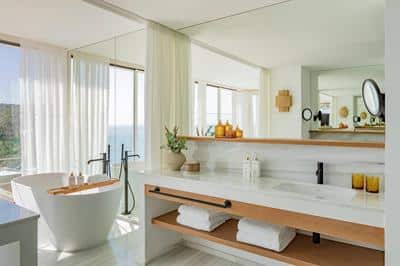 Master Suite Terrace Tub