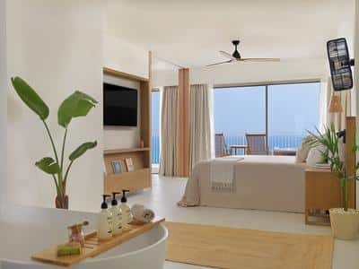 The Reserve Master Suite Ocean Front with Terrace bathtub