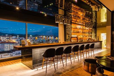 Whale Watching Rooftop Bar