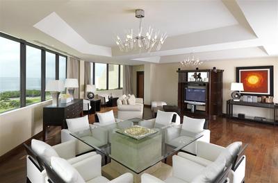 The Reserve Presidential Suite Dining Living Room