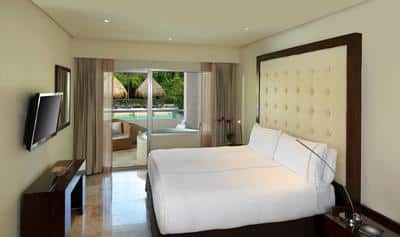 The Reserve Master Suite Swim-Up