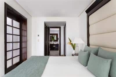 Luxury One Bedroom Master Suite