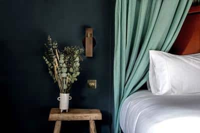 Parisian Eaves - Superior Deluxe Room