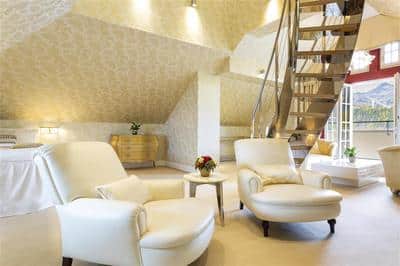 Honeymoon Suite
