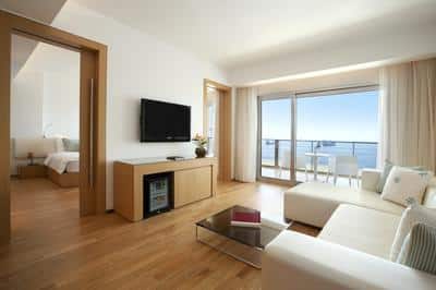 Executive Deluxe Suite