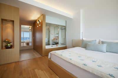 Executive Deluxe Suite