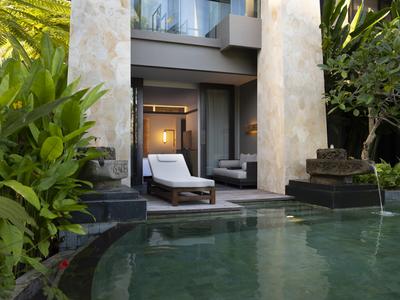 Grand Deluxe Lagoon Room