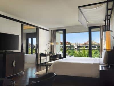 Grand Deluxe Ocean Court Room