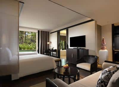 Grand Deluxe Lagoon Room