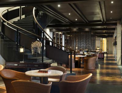Cliff Lounge