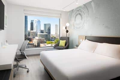 Deluxe King room
