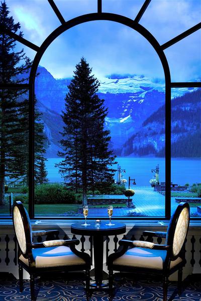 Lakeview Lounge Table