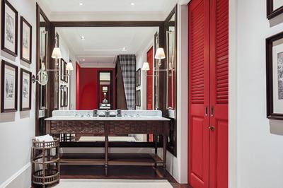 East Borneo Suite - Vanity Area