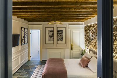 Courtyard Suite