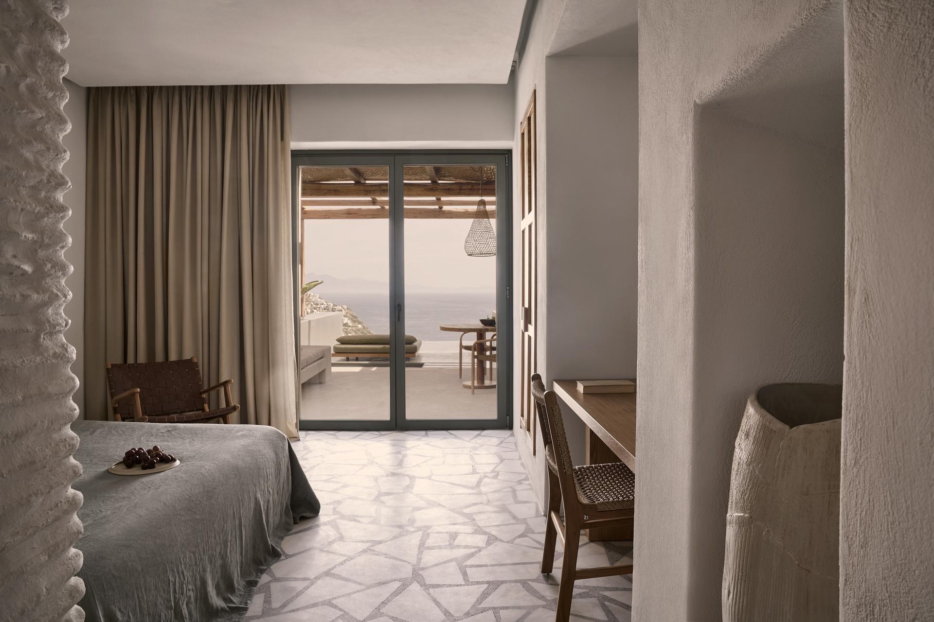 Honeymoon Sea View Suite with Outdoor Jacuzzi