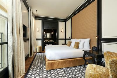 The Queen's Suites and Suite