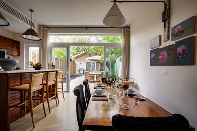 2 Bedroom Beachfront Villa Dining Area