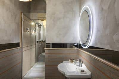 Palm Court View Bathroom
