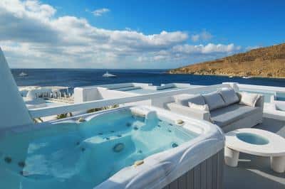 Outdoor Jacuzzi Classic Room