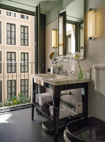 Medium Room