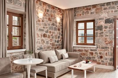 Junior Suite Private Garden Sea View