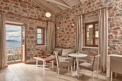 1-Bedroom Suite Sea View
