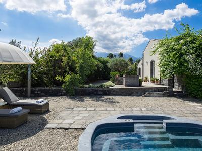 Jacuzzi Sicilian Lodge