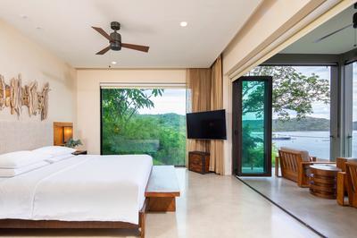 Andaz Large Suite