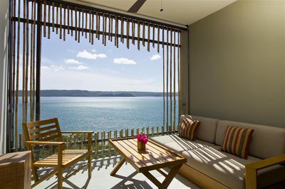 1 King Bed Bay View