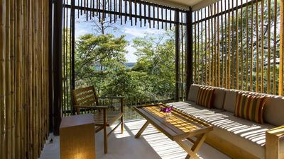 1 King Bed Forest View