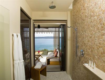 1 King Bed Bay View