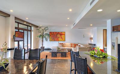 Rainforest Suite - Living Room
