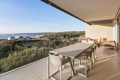 2 Bedroom Premium Beach House Balcony