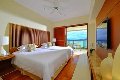 Club Deluxe Ocean Bedroom
