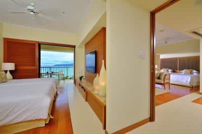 Club Deluxe Ocean Bedroom