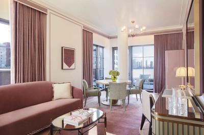Hudson View Corner Terrace Suite